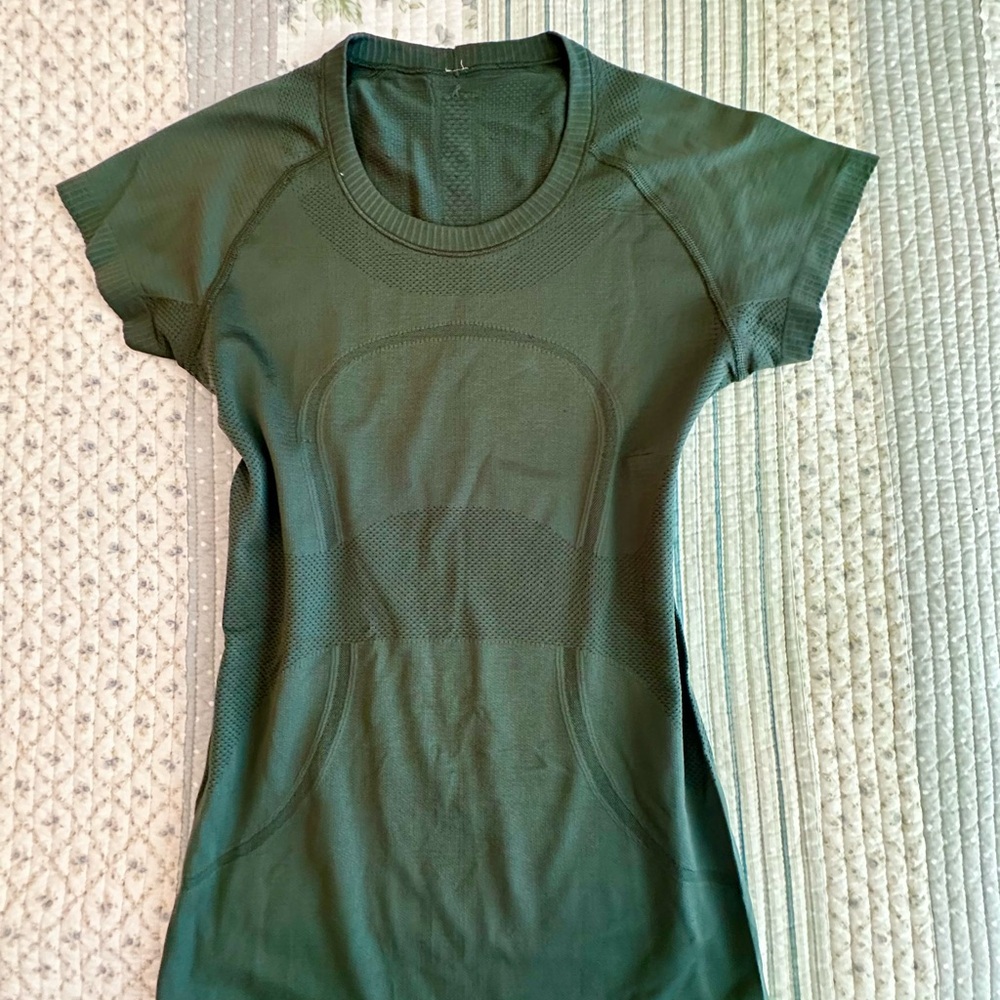 Lululemon Athletica Green Fitted Short Sleeve Tee